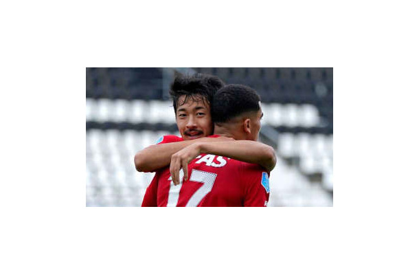 AZの菅原由勢、練習試合でまたゴール！FWばりの“嗅覚”を見よ