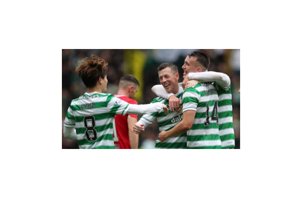 古橋も見た！セルティックMF、俊輔ばりの「鬼曲がりアウトサイド」がすごい