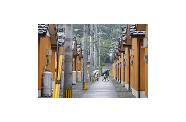 熊本県人吉市の仮設住宅＝7月