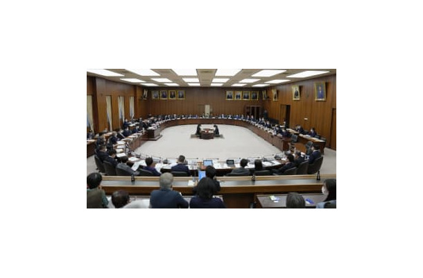 開かれた衆院憲法審査会＝14日午前