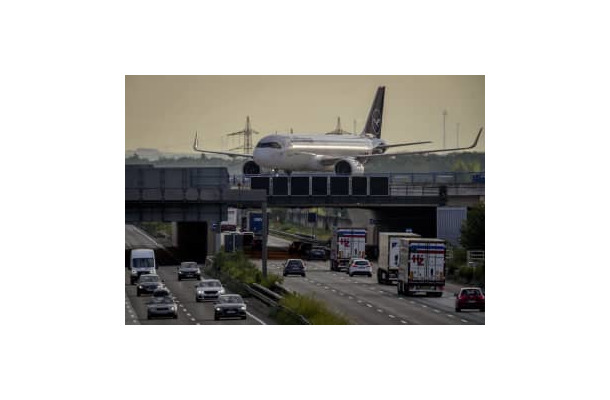 ドイツ・フランクフルト空港のルフトハンザ機＝26日（AP＝共同）