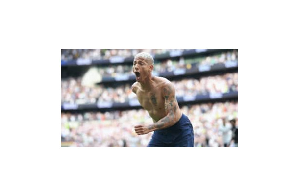 リシャルリソン、得点後に脱いでイエロー…VARで得点取消もイエローは消えず