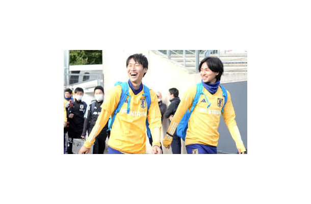 日本代表、W杯モードだ！「黄色の新作ウェア」がかなり強烈