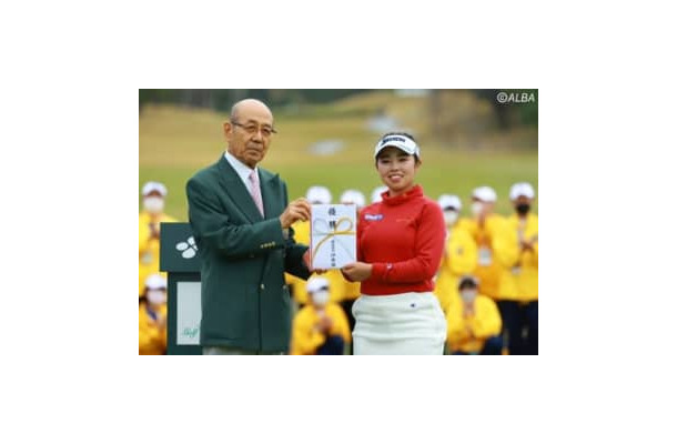年間女王の座についた山下美夢有が賞金ランキング1位も確定させた（撮影：福田文平)