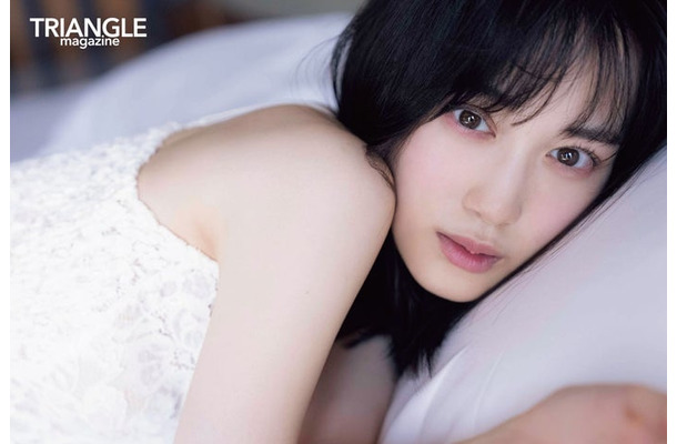 「TRIANGLE magazine 01」山下美月セブンネット限定特典ポストカード（講談社）撮影／中村和孝