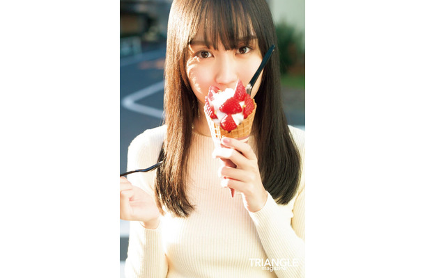 「TRIANGLE magazine 01」賀喜遥香、TSUTAYA限定特典ポストカード（講談社）撮影／中村和孝