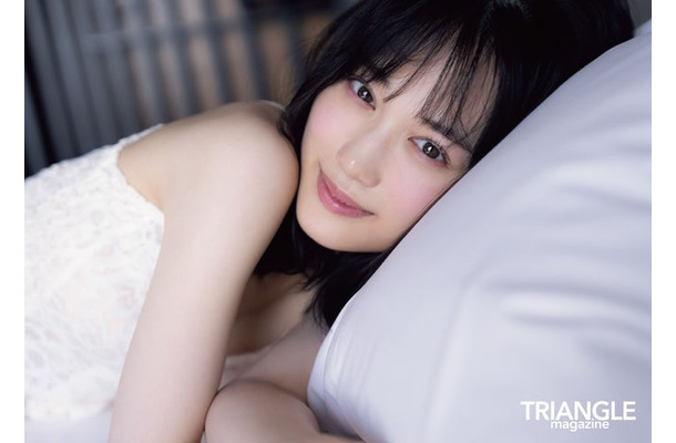 「TRIANGLE magazine 01」山下美月、SHOWROOM限定特典ポスター（講談社）撮影／中村和孝