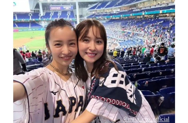 板野友美、衛藤美彩／板野友美Instagramストーリーズより