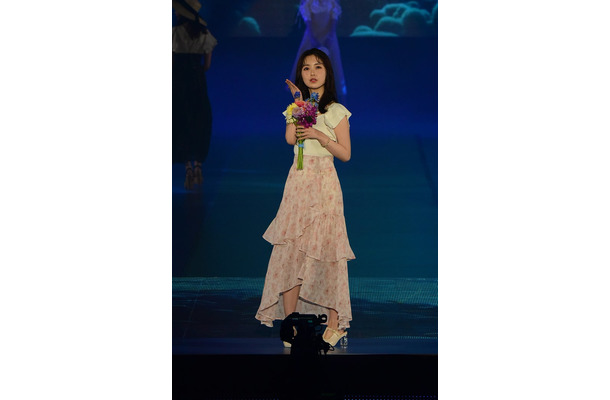 筒井あやめ（C）Rakuten GirlsAward 2023 S／S