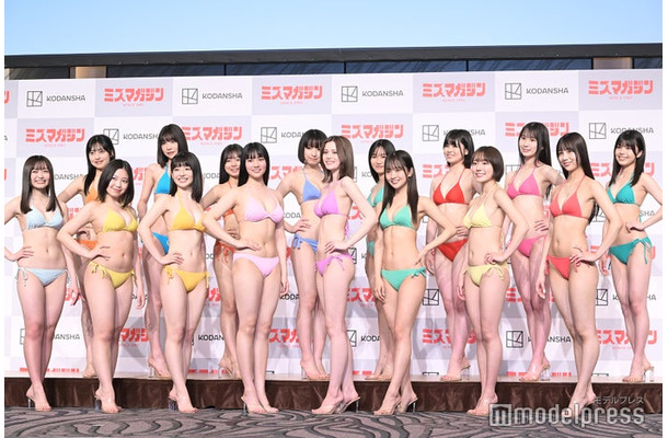 （上段左から）千葉祐夕、今森茉耶、加藤綾乃、一ノ瀬瑠菜、佐藤珠風、薙八千流、西尾希美、松田実桜（下段左から）上田美夢、七瀬ふたば、中村麗奈、吉井しえる、江藤アリア、森脇梨々夏、井手美希、安達玲奈（C）モデルプレス