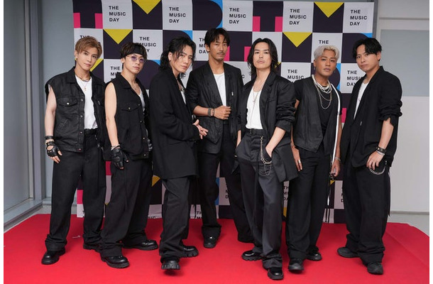 三代目 J SOUL BROTHERS（左から）岩田剛典、NAOTO、OMI（登坂広臣）、小林直己、今市隆二、ELLY、山下健二郎（C）日本テレビ