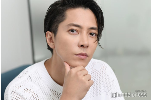 モデルプレスのインタビューに応じた山下智久（C）モデルプレス