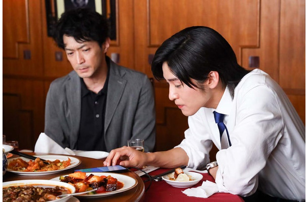 津田健次郎、目黒蓮「トリリオンゲーム」第7話より（C）TBS／撮影：高橋裕子