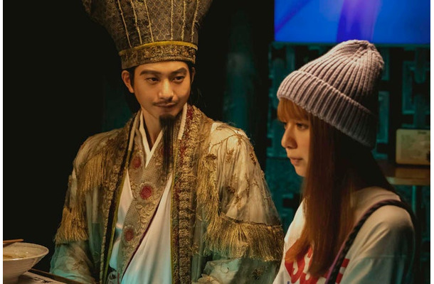 向井理、上白石萌歌「パリピ孔明」第3話より（C）フジテレビ