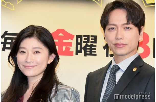 「ハイエナ」記者会見に出席した篠原涼子、山崎育三郎（C）モデルプレス