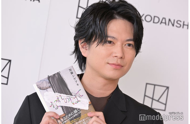 新刊小説「なれのはて」発売記念会見に出席した加藤シゲアキ（C）モデルプレス