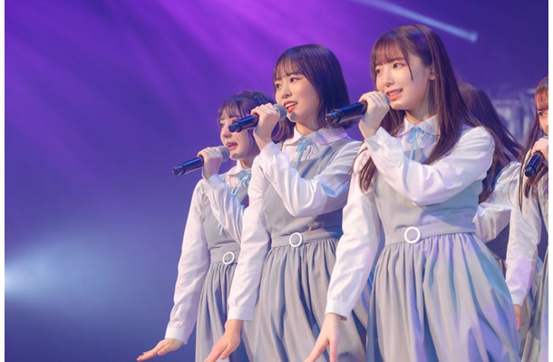 日向坂46「新参者 LIVE at THEATER MILANO-Za」（C）Seed & Flower LLC