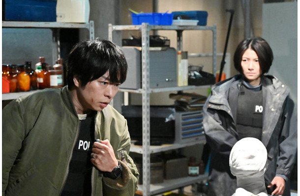 櫻井翔、瀧内公美「新空港占拠」第3話より（C）日本テレビ