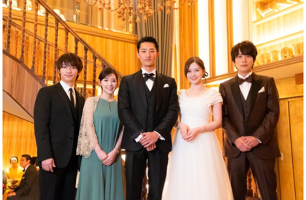 藤原丈一郎、吉谷彩子、岩本照、白石麻衣、溝端淳平（C）テレビ朝日