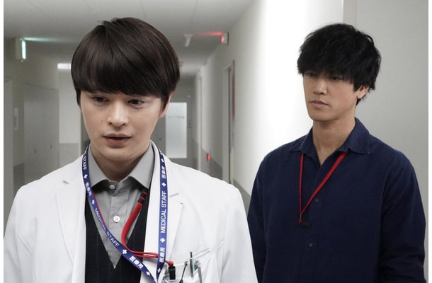 瀬戸康史、桐谷健太「院内警察」第9話より（C）フジテレビ／共同テレビ