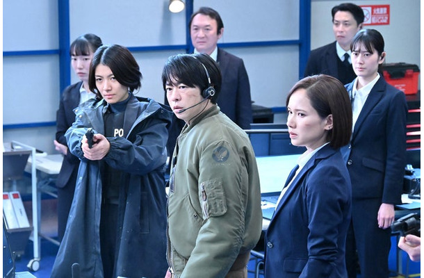 瀧内公美、櫻井翔、ソニン「新空港占拠」第9話より（C）日本テレビ