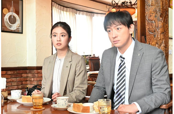 今田美桜、山本耕史「花咲舞が黙ってない」第2話より（C）日本テレビ