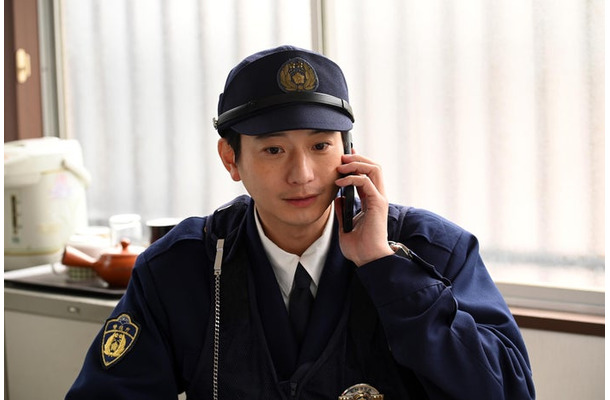 向井理「ダブルチート 偽りの警官 Season1」第3話より（C）テレビ東京　ＷＯＷＯＷ