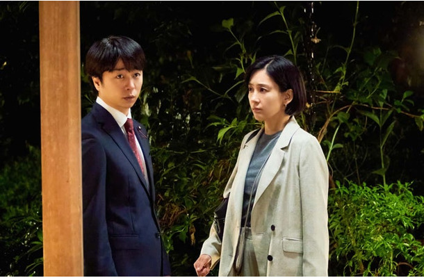 櫻井翔、水川あさみ「笑うマトリョーシカ」第3話より（C）TBS