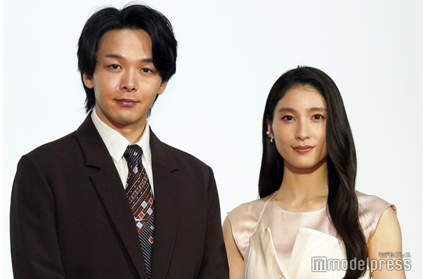 土曜ドラマ「Shrink―精神科医ヨワイ―」の試写会に登壇した中村倫也、土屋太鳳（C）モデルプレス