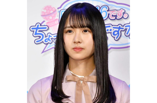 日向坂46上村ひなの『ひなたフェス』笑顔のピースSHOTに「デコ出しめっちゃいい」「可愛すぎる」の声