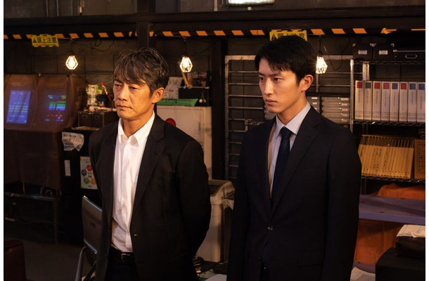 反町隆史、杉野遥亮「オクラ〜迷宮入り事件捜査〜」第3話（C）フジテレビ