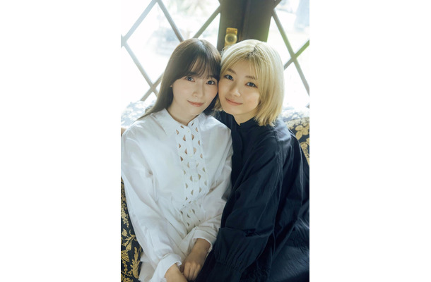 守屋麗奈、藤吉夏鈴（C）光文社／週刊FLASH 写真：横山マサト