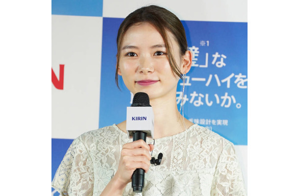 朝日奈央、笑顔と幸せあふれる結婚式の思い出SHOTにファンしみじみ「とっても綺麗」「眩しい」