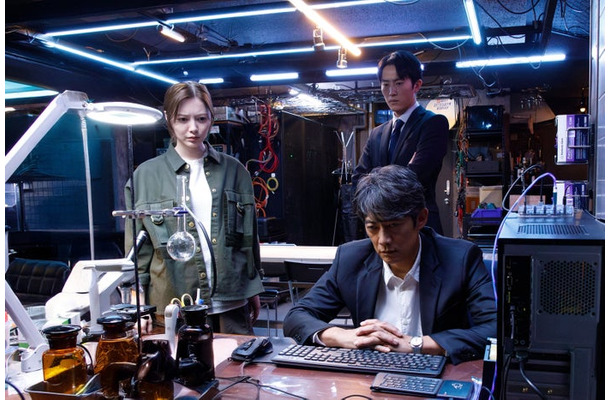 白石麻衣、反町隆史、杉野遥亮「オクラ〜迷宮入り事件捜査〜」第8話（C）フジテレビ