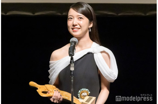 「TAMA映画賞」最優秀女優賞を受賞した上白石萌音（C）モデルプレス