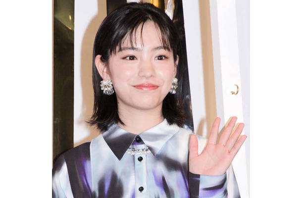 「凄く美形」當真あみ、手編み帽子×横顔のドアップSHOTに称賛の声「上手だし素敵」