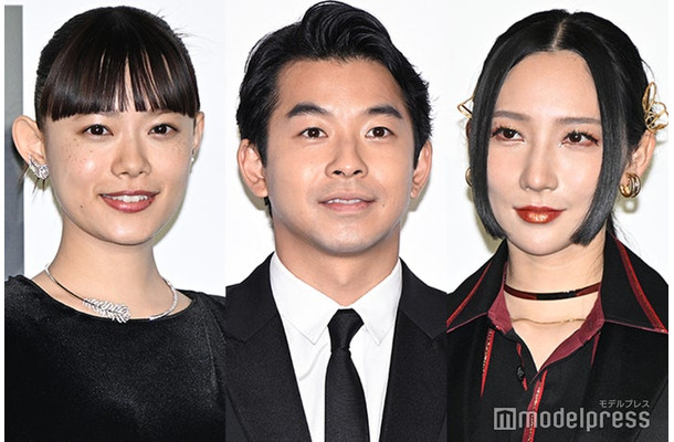 「GQ MEN OF THE YEAR 2024」フォトコールに出席した杉咲花、仲野太賀、ファーストサマーウイカ（C）モデルプレス