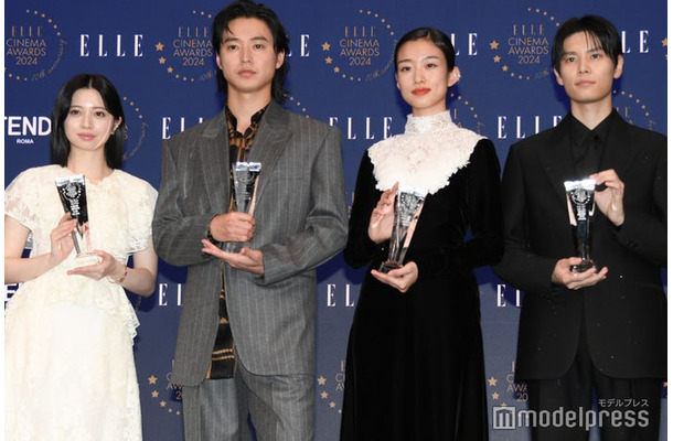 「ELLE CINEMA AWARDS 2024」授賞式に出席した（左から）桜田ひより、山崎賢人、河合優実、萩原利久（C）モデルプレス