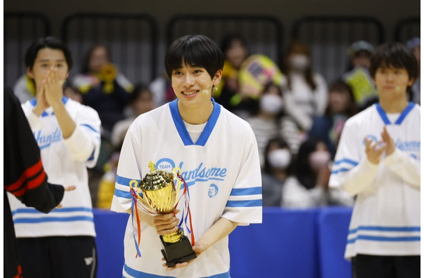 本島純政「最初で最後？！TEAM HANDSOME！冬の大運動会」モデルプレス独占カット（提供写真）