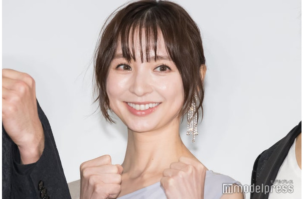 フリー転身後初の公の場 に登壇した篠田麻里子（C）モデルプレス