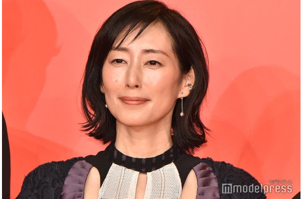 ショートボブヘアの木村多江（C）モデルプレス