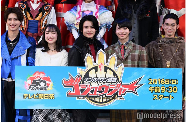 鈴木秀脩、今森茉耶、冬野心央、松本仁、神田聖司（C）モデルプレス