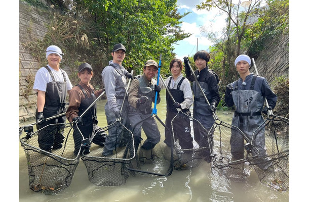 （左から）森本慎太郎、高地優吾、ジェシー、城島茂、京本大我、松村北斗、田中樹（C）日本テレビ