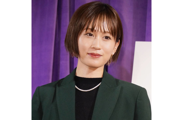 「脚長い」前田敦子、大人可愛いブラックコーデに絶賛の声「スタイル抜群！」