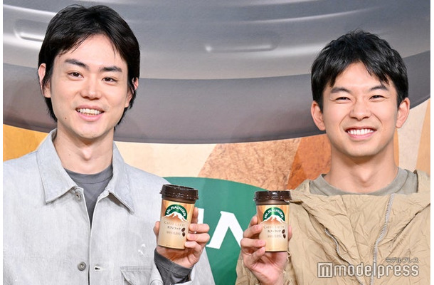 「マウントレーニア」新CM発表会に出席した菅田将暉、仲野太賀（C）モデルプレス