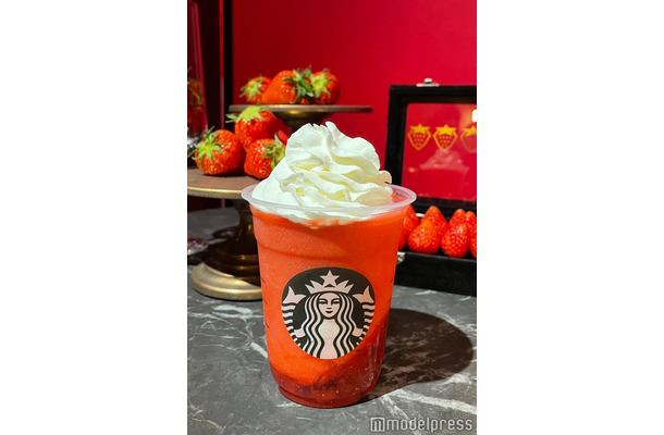 THE 苺 フラペチーノ（C）モデルプレス