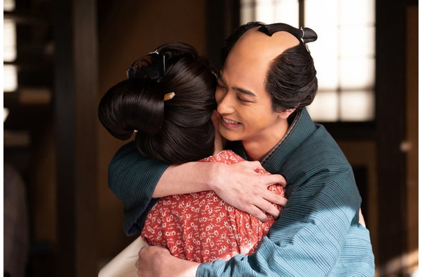 小芝風花、横浜流星「べらぼう~蔦重栄華乃夢噺~」第14話(C)NHK