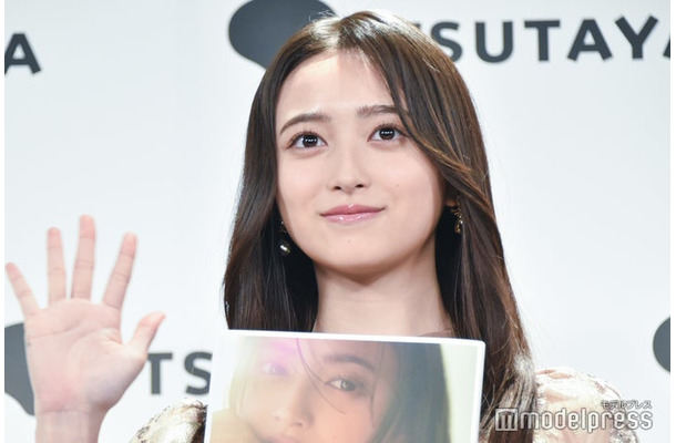 写真集刊行記念記者会見を行った井上和（C）モデルプレス
