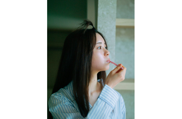 筒井あやめ 1st写真集「感情の隙間」より／撮影：細居幸次郎
