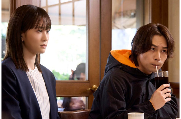 前田敦子、松田元太「人事の人見」場面写真（C）フジテレビ